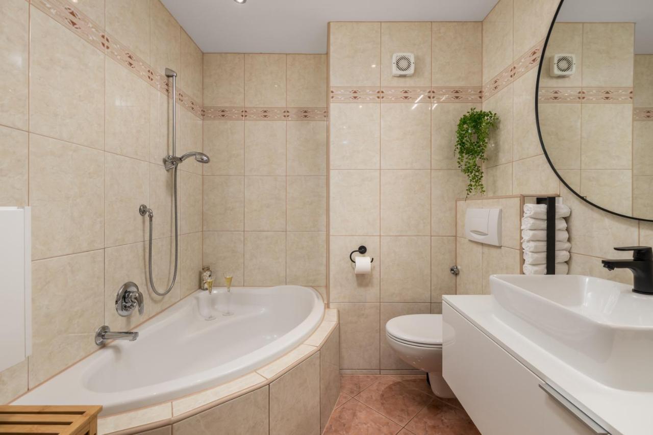 Nobis Apartment Rijeka Bagian luar foto